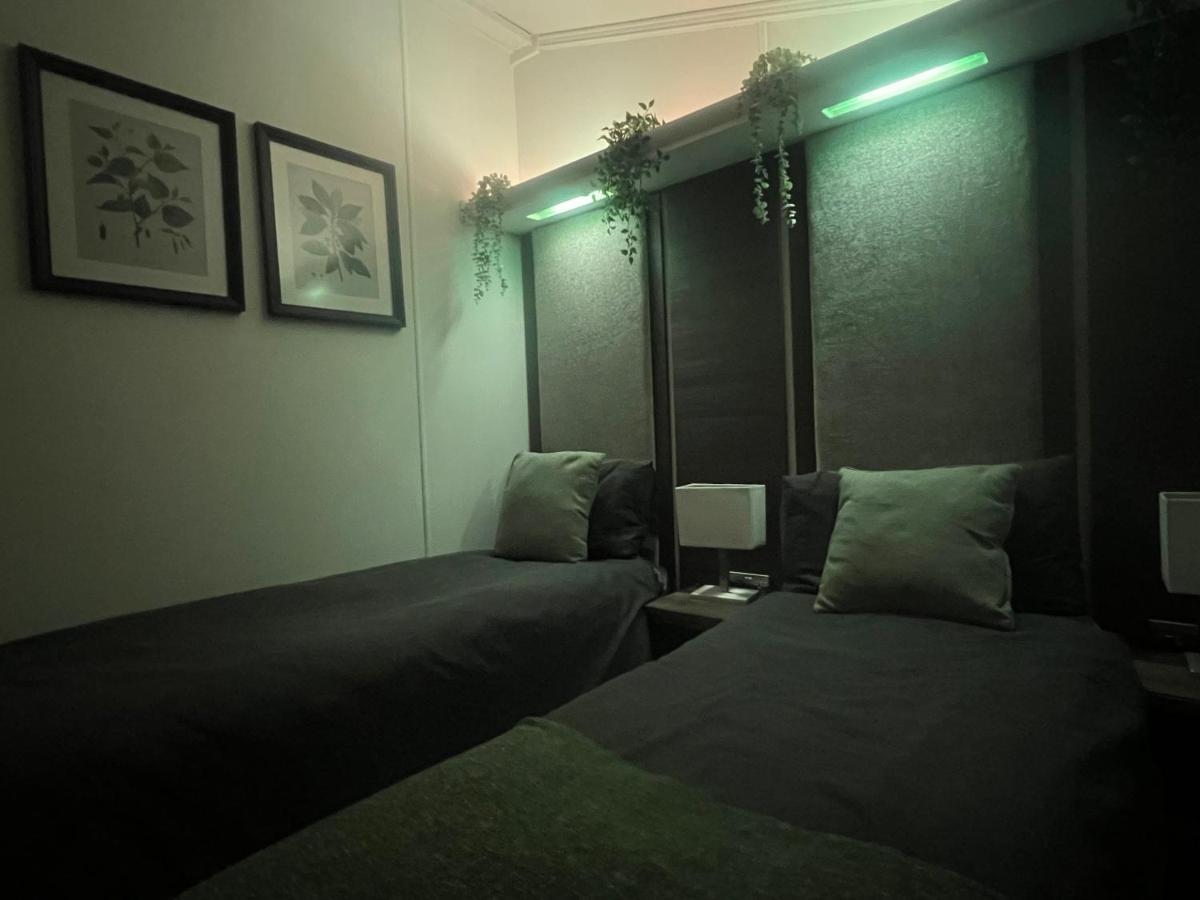 Jungle Lodge Lymington Eksteriør bilde